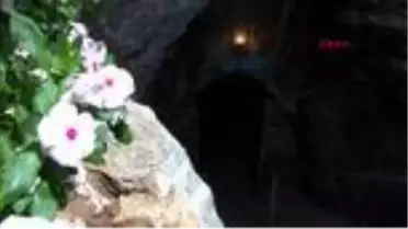 ANTALYA 5 MİLYON YILLIK MAĞARA DUVARINDA 'SEVGİ' TAHRİBATI