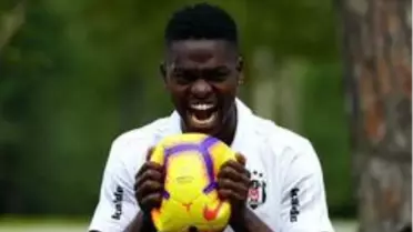 Larin ve Mirin beklemede