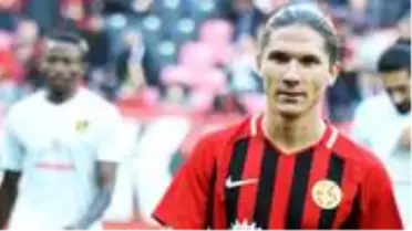 2. Lig'e düşen Eskişehirspor'un genç oyuncusu Mehmet Özcan, Bundesliga ekibi Freiburg'un gündeminde
