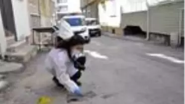 Son dakika haberleri... Sokakta kanlar içinde bulundu, 4'üncü kattaki balkondan düştüğü belirlendi