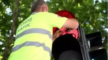 Sakarya'da trafik lambalarında 'Maske Tak' farkındalığı