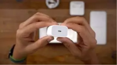 iPhone 12'nin Kutusundan Neden Şarj Aleti Çıkmayacak?