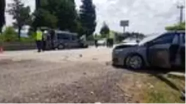 Kocaeli'de 'hatalı sollama' kazası: 1'i bebek, 1'i çocuk 5 yaralı