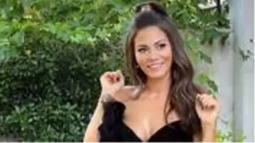 Altın Kelebek Ödülleri'ne Demet Özdemir'in güzelliği ve şıklığı damga vurdu