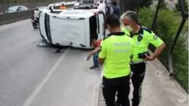 Yoldan çıkan hafif ticari araç yan yattı: 1 yaralı