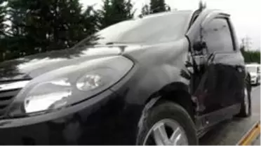 Tırın çarptığı otomobil karşı şeride savruldu: 2 yaralı