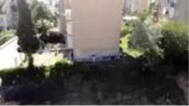 Temel kazısında toprak kaydı, apartman sakinleri tedirgin