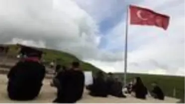 Ardahan Barosundan Atatürk silüeti önünde 'çoklu baro düzenlemesi' protestosu