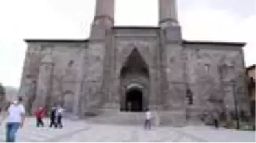 Erzurum'daki tarihi mekanlarda 'normalleşme' yoğunluğu