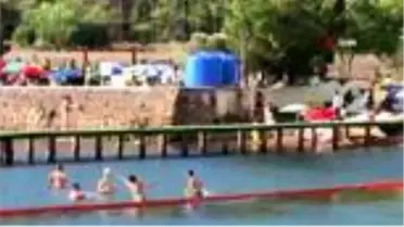 Heybeliada'da yangın çıktı, onlar suda top oynamaya devam etti