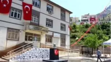 Uludere'deki Atatürk büstü yenilendi