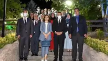 Görev yeri değişen mülki idari amirlerine veda yemeği