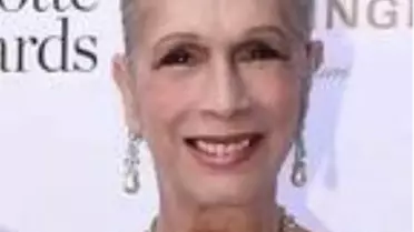 Kraliyet yazarından, Prens Harry'nin eşi Markle'dan 'daha az zeki' olduğu iddiası