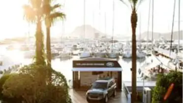 Yeni Land Rover Defender Yalıkavak Marina'da sergileniyor