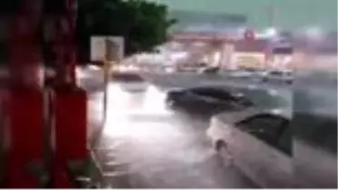 Suudi Arabistan'ın Taif şehrini sel vurdu