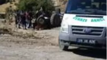 Traktör devrildi, sürücüsü öldü