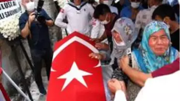 Tarsus şehidini uğurladı