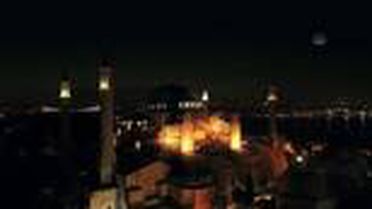 Ayasofya-i Kebir Cami-i Şerifi'nde sabah namazına vatandaşlardan yoğun ilgi