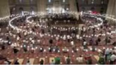 EDİRNE Selimiye Camii'nde, 'sosyal mesafeli' bayram namazı