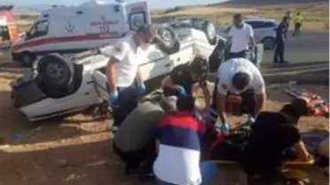 Kayseri'de çarpışan iki otomobil takla attı: 1 ölü, 9 yaralı