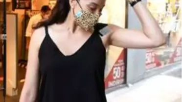 Güzel model Azra Akın, spor uğruna sakatlandı