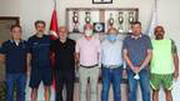Hikmet Karaman'dan Karacabey Belediyespor'a ziyaret