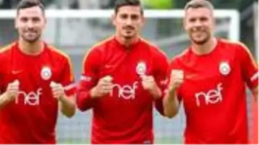 Galatasaray ve Başakşehir'in ilgilendiği Koray Günter, transfer için İstanbul'a geldi