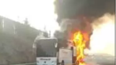 Son dakika! Yolcu otobüsü alev alev yandı, yolcular son anda kurtuldu