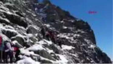 Kaçkar Dağı'nın zirvesine Türk bayrağı astılar