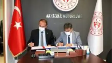 Tomarza'da futbol sahası ve spor salonu Gençlik ve Spor İl Müdürlüğü'ne devredildi