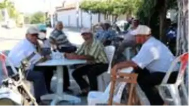 Adıyla dikkat çeken Çıplak köyün sakinlerinden 'çıplaklar kampı' paylaşımına tepki