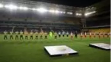 Fenerbahçe, FTA Antalyaspor'u 4-0'la geçti