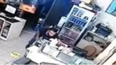 Son dakika haberi! - (Özel) Kafede sadaka kutusu çalan hırsız kamerada