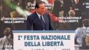 Eski İtalya Başbakanı Berlusconi Covid-19'a yakalandı
