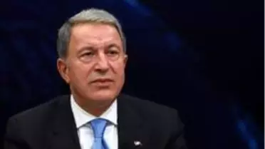 Bakan Akar'dan Ege'de uçuş