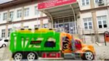 İDO'dan çocuklara bir gemi dolusu oyuncak sevinci