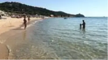 Sardinya Adası'ndan iki kilo kum kaçırmaya çalışan turiste bin euro ceza kesildi