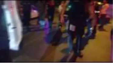 Ters yönden gelen otomobil, önce Yunus ekiplerine ve ardından 2 araca daha çarptı: 4 yaralı