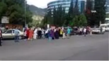 Son Dakika | Karabük'te bursluluk sınavına giren çocukların velileri koronavirüsü hiçe saydı