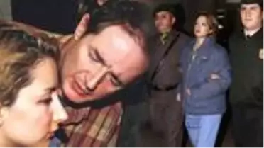 Kızı annesinin boğazını kesmişti! Şimdi de babası evinin balkonundan dehşet saçtı
