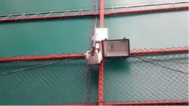 Son dakika... Halı sahanın kameralarını kırıp brandalarını kestiler