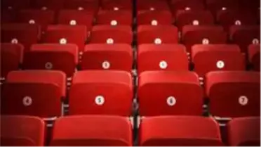 Koronavirüs: Pandemiyle birlikte zor günler yaşayan özel tiyatrolar ne istiyor?