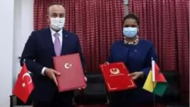 Çavuşoğlu, Gine Bissau Dışişleri Bakanı Barbosa ile bir araya geldi