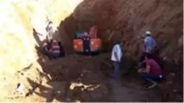Bahçede su kuyusu açmak isteyen 4 kişi göçük altında kaldı: 2 ölü