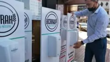 İşadamı, 50 okula sensörlü dezenfektan hibe etti