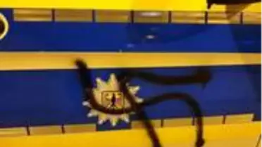 Son dakika haberi! Almanya'da polis aracına gamalı haç çizen genç tutuklandı