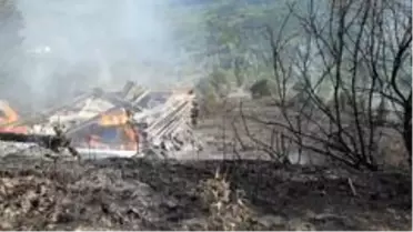 Kastamonu'da çıkan yangında 2 ev ve bir ambar kullanılamaz hale geldi