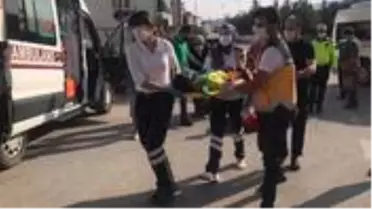Oyun oynarken yola fırlayan küçük çocuk az daha canından oluyordu
