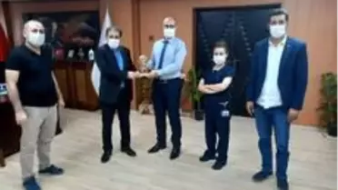 Ağrı İl Sağlık Müdürü Daharlı'ya teşekkür ödülü