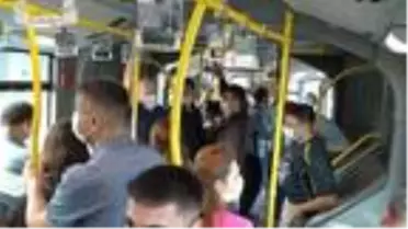 Metrobüste sosyal mesafesiz yolculuk